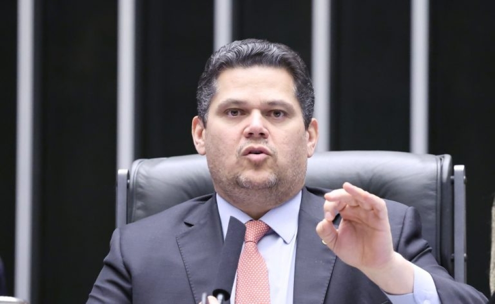 Decisão de Alcolumbre trava avanço de CPI envolvendo banco Master