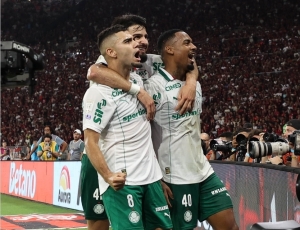 Palmeiras domina após expulsão de Carrascal e vence o Flamengo por 3 a 0 no Maracanã