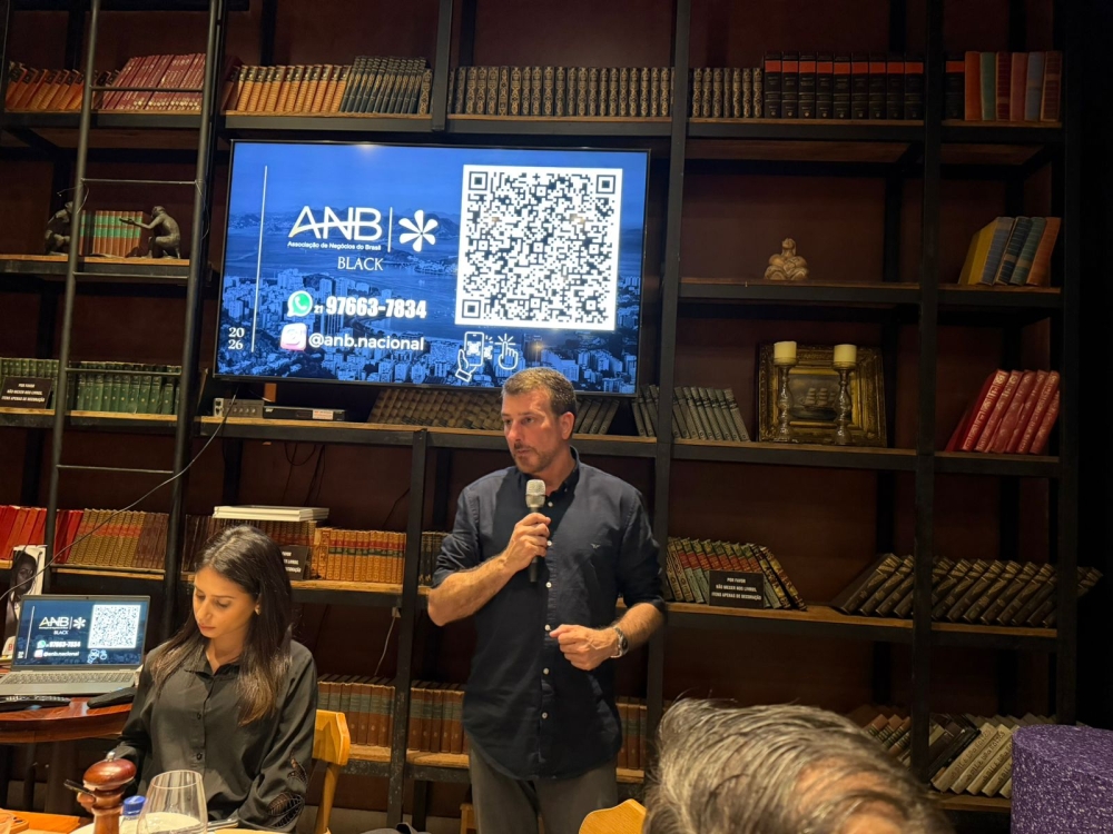 Dois gigantes, uma missão: Daniel Soranz e René Simões debatem resiliência e inovação em encontro com elite empresarial na ANB Black