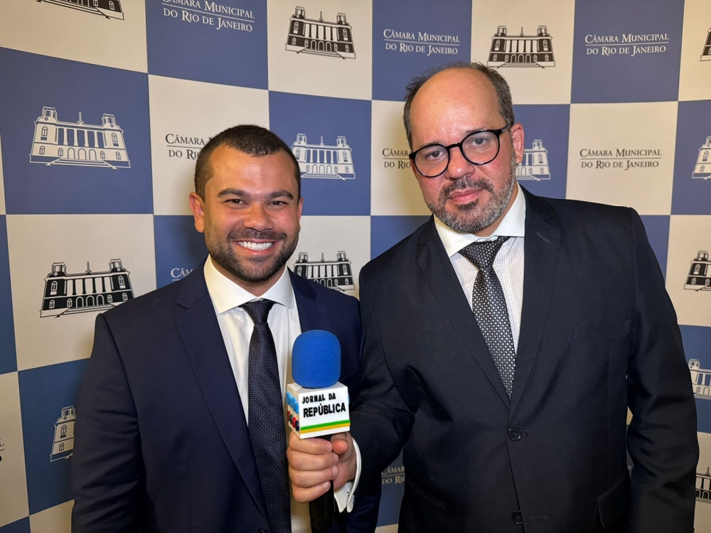 Medalha Pedro Ernesto para Felipe Pampolha: a noite em que a Zona Oeste ocupou o centro do Legislativo carioca