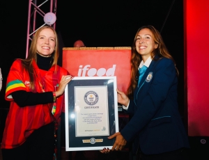 iFood e Panini entram para o Guiness World Records com a maior troca de figurinhas do mundo em 8h