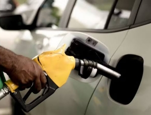 Petrobras reduz preço do diesel nas refinarias e anuncia novo corte de R$ 0,35 por litro