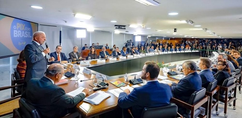 Em reunião ministerial, Lula defende soberania do Brasil e sequência de diálogo com os EUA