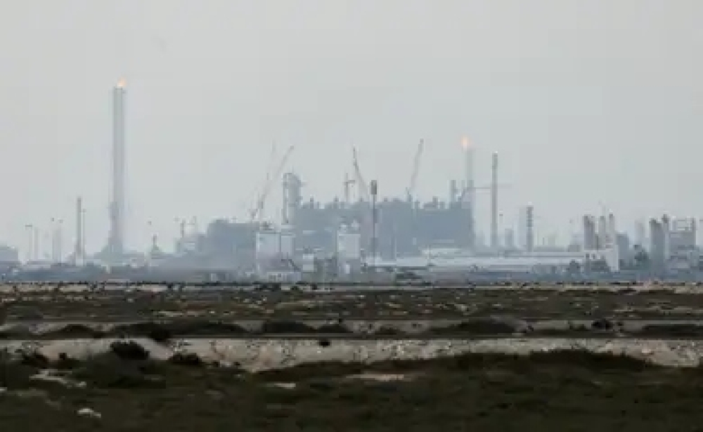 Irã confirma ataque israelense a complexo petrolífero no Golfo