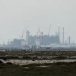Irã confirma ataque israelense a complexo petrolífero no Golfo