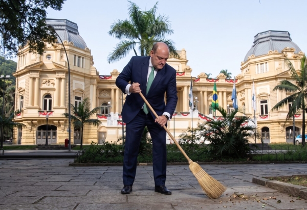 DER-RJ : Presidente pede demissão e Ricardo Couto nomeia Gabryela Dantas para o cargo
