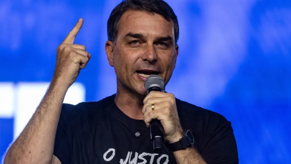 Genial/Quaest: rejeição a Flávio Bolsonaro dispara e sobe para 56%