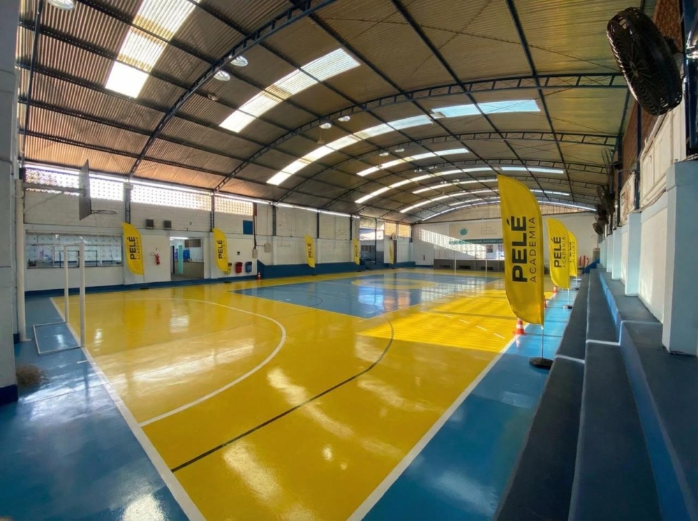 No embalo da Copa do Mundo, legado do Rei do Futebol impulsiona expansão da Pelé Academia nas escolas brasileiras