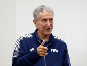 Técnico do tetra, Carlos Alberto Parreira é internado no Rio