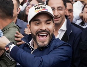 Candidato de direita La Espriella vence disputa acirrada na Colômbia