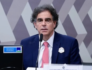 Presidente do TST quer cortar salário de juiz que faltar à sessão para dar palestra
