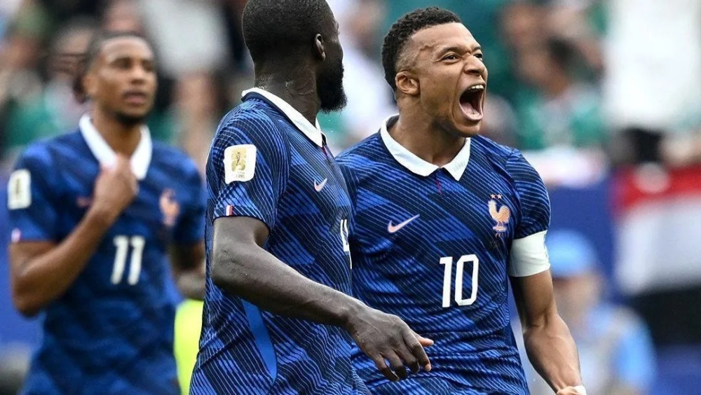 Mbappé marca duas vezes, França vence o Iraque e garante vaga nas oitavas da Copa do Mundo