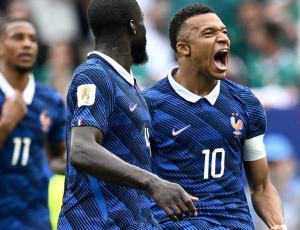 Mbappé marca duas vezes, França vence o Iraque e garante vaga nas oitavas da Copa do Mundo