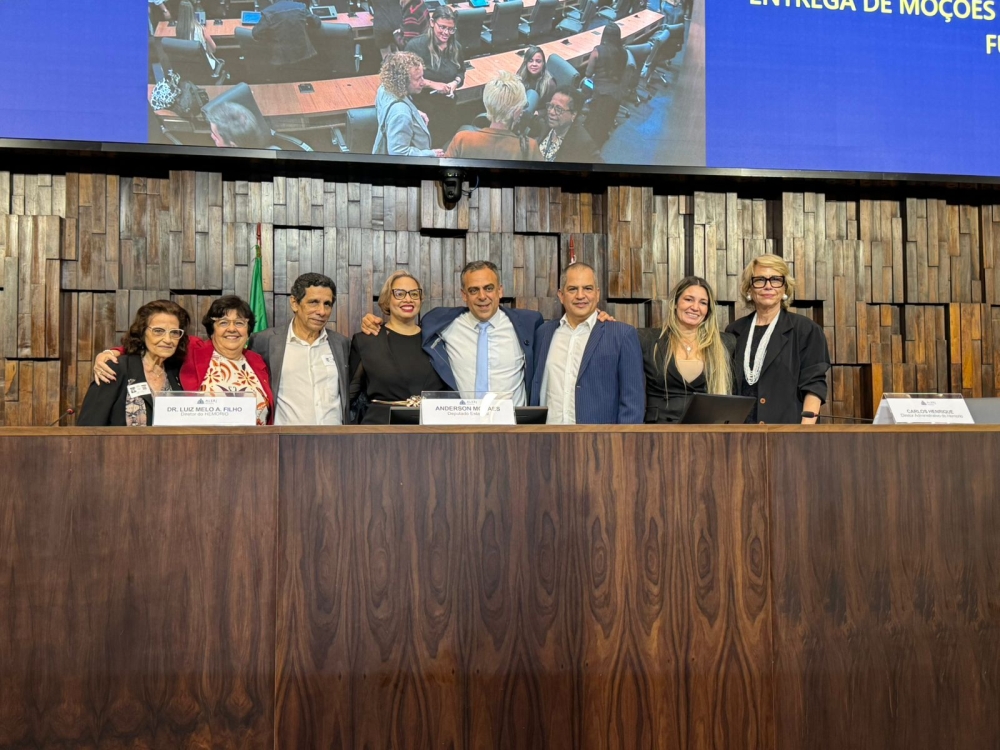 HEMORIO recebe Moção de Congratulações e Aplausos em sessão solene na Alerj