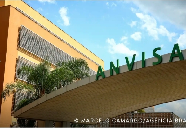 Anvisa proíbe plataforma de consulta online e entrega de medicamento