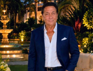 Claudio Dann, afilhado da Elza Soares, é comparado a Johnny Mathis e emociona com voz aveludada
