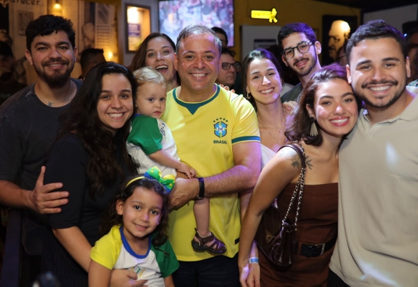 Rodrigo Neves completa 50 anos e reúne lideranças políticas do Estado