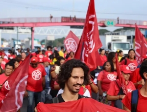 Ato no Rio abre dia nacional para pressionar Senado pelo fim da 6×1
