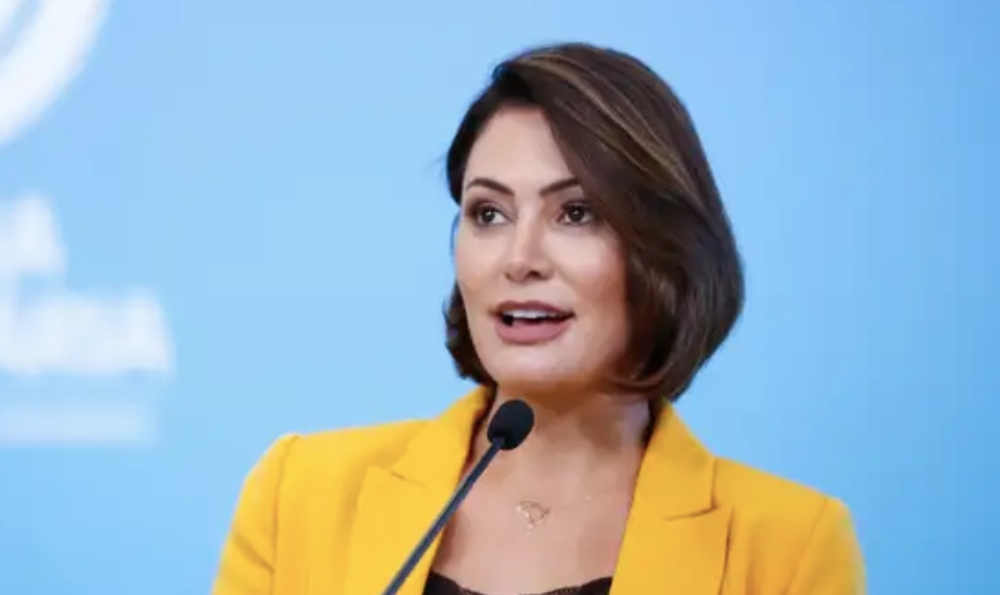 Michelle Bolsonaro reposta vídeo de garotinho com relato de festa de Vorcaro