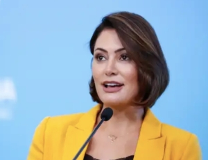 Michelle Bolsonaro reposta vídeo de garotinho com relato de festa de Vorcaro