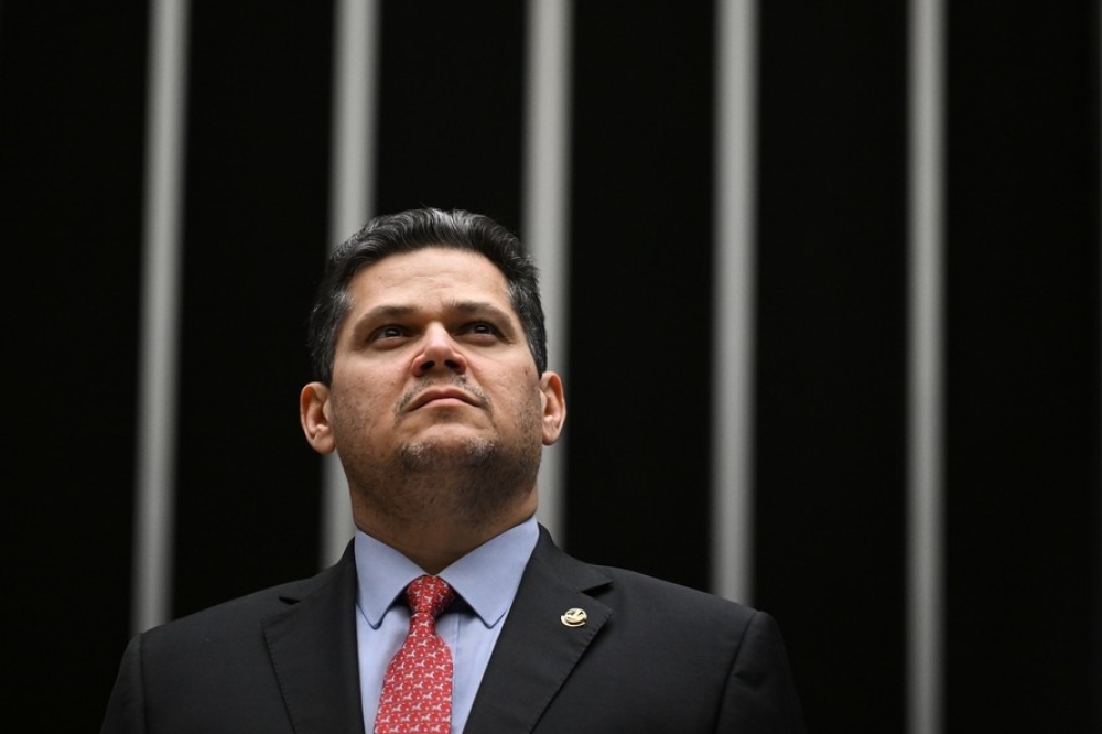 Adiamento de votação no Senado é interpretado como sinal de diálogo entre Alcolumbre e o governo
