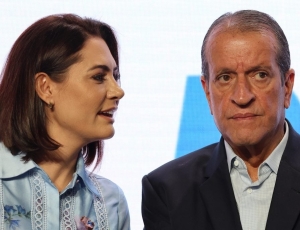 Michelle Bolsonaro sinaliza desistência do Senado e amplia crise no PL
