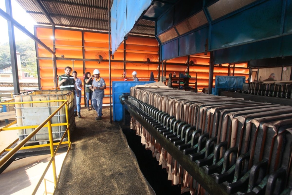 Projeção de superávit comercial é elevada para US$ 90 bilhões 