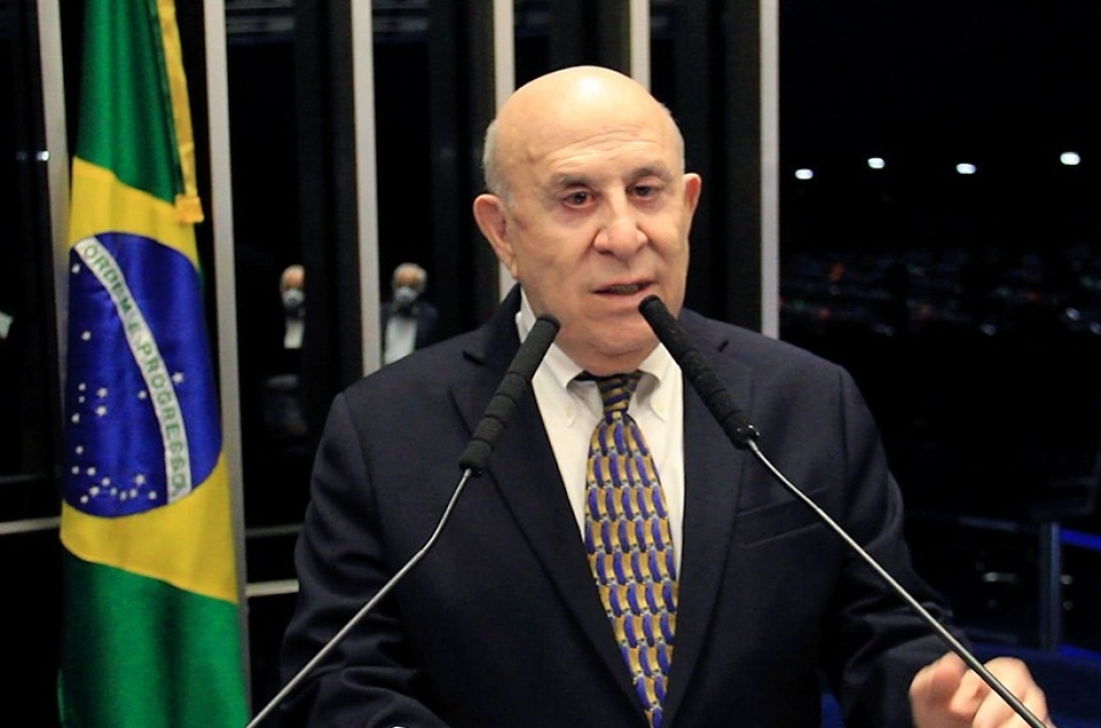 Justiça do Rio torna ex-senador réu por suposta falsificação de documentos públicos