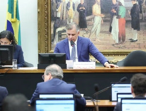 CCJ da Câmara aprova fim da aposentadoria como punição para juízes