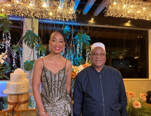 Jennifer Curcio celebra aniversário com noite dedicada ao turismo e à cultura da Costa do Marfim