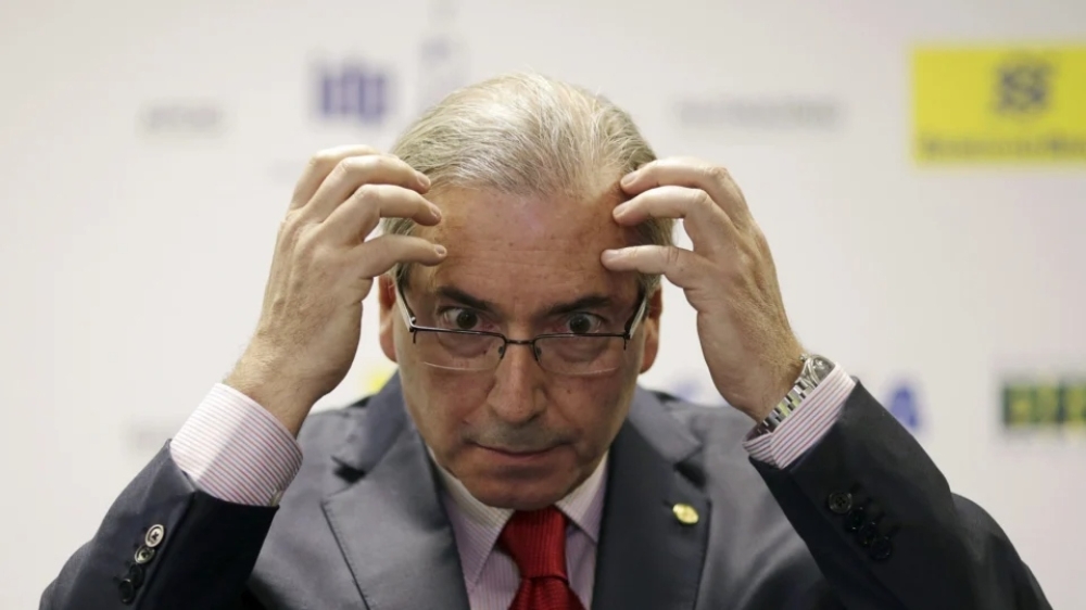Dino manda bloquear até R$ 6 milhões de Eduardo Cunha por indicação de emendas