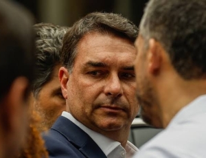 Partido Republicanos nega acordo com Flávio Bolsonaro e mantém posição indefinida