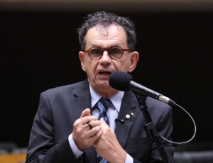 Reimont aciona TSE e Procuradoria-Geral Eleitoral para apurar propaganda antecipada de Flávio Bolsonaro