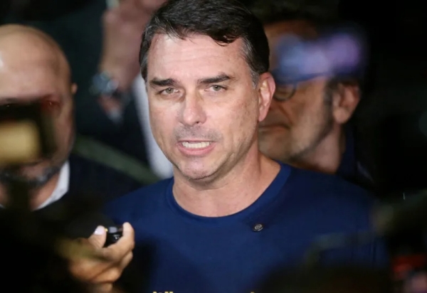 Genial/Quaest: maioria dos brasileiros vê responsabilidade de Flávio Bolsonaro no novo tarifaço