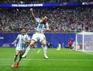Espanha leva juventude e Argentina aposta em Messi na decisão da Copa
