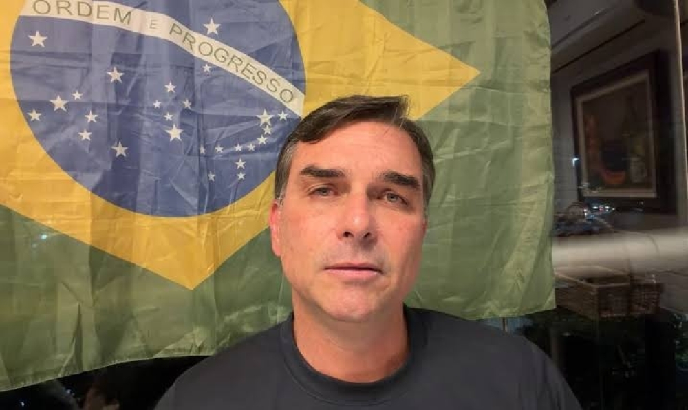  Sem o Republicanos, palanque de Flávio Bolsonaro fica mais curto