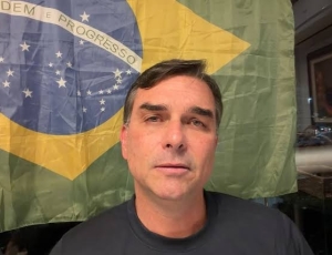  Sem o Republicanos, palanque de Flávio Bolsonaro fica mais curto