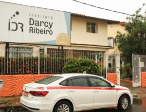 TCE-RJ freia Quaquá de extinguir Instituto Darcy Ribeiro para proteger aprovados em concurso público de Maricá