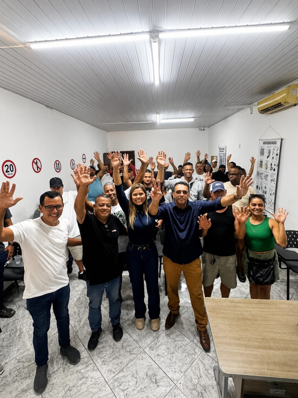 Luciana Polati cumpre agenda de encontros e diálogo com moradores em Rio das Ostras neste sábado (18)