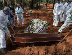 Especialista diz que Brasil teve 2 milhões de mortos pela Covid-19