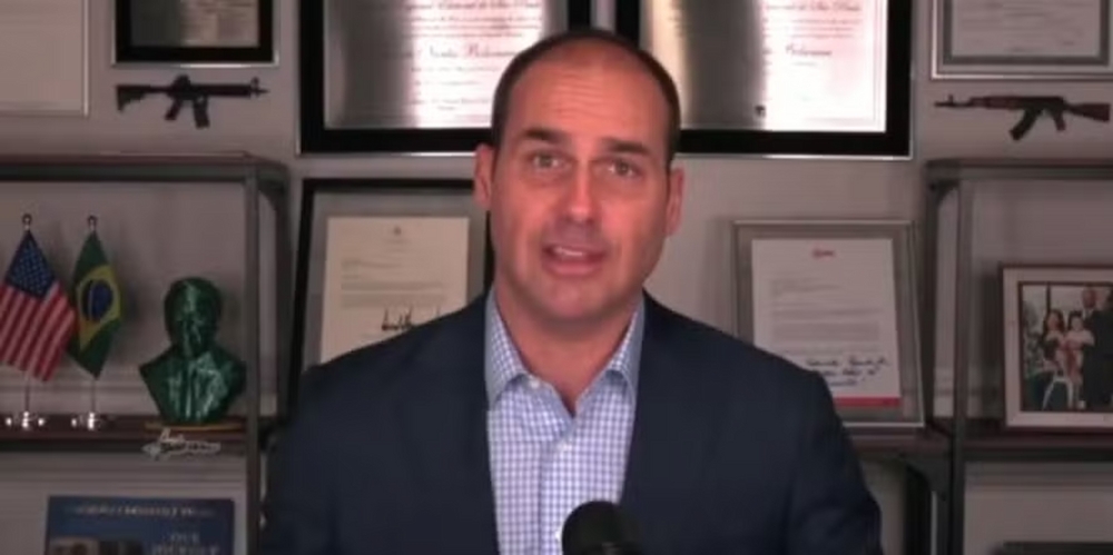 Eduardo Bolsonaro chama Michelle de 'imatura' e diz que madrasta jamais deveria ter gravado vídeo contra Flávio