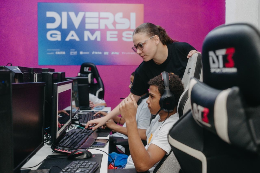 Organização de educação tecnológica lança campanha de financiamento coletivo para ampliar acesso de crianças e adolescentes à criação de jogos digitais