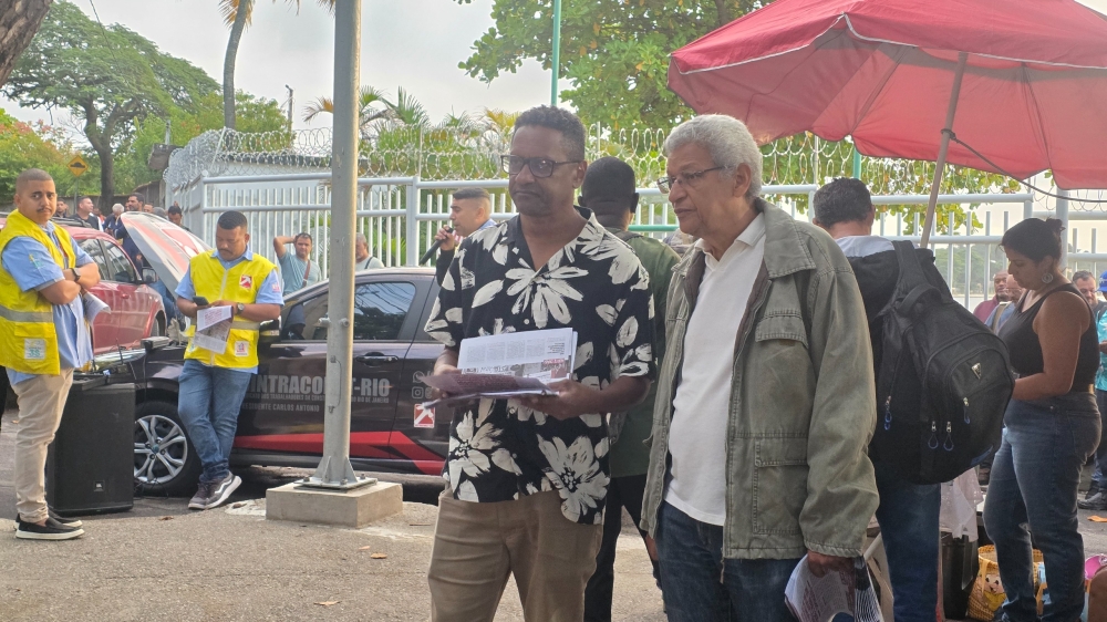 Hertz Dias, pré-candidato à presidência da República do PSTU, participa da assembleia dos servidores da UERJ