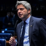 ONG investigada pela PF paga camisas superfaturadas com emenda de senador do PL do Rio