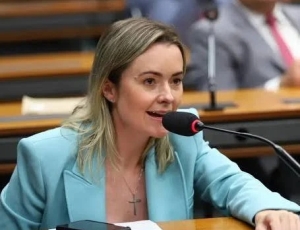 Julia Zanatta ignora investigação e repete ‘emenda do tiro’ para mesma cidade com clube de amigos
