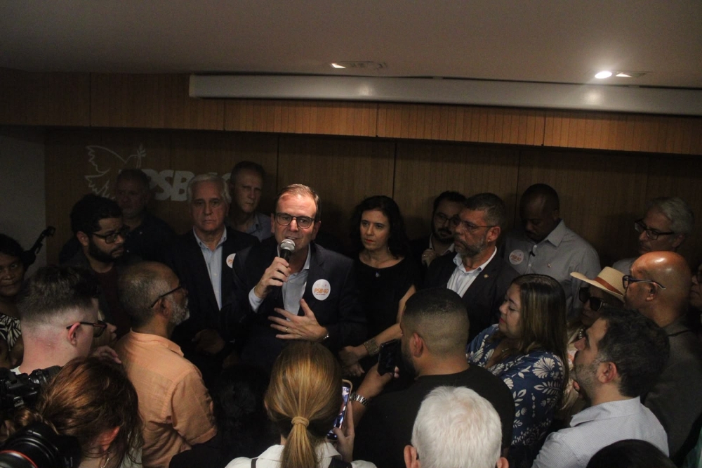 Com presença de ministro de Lula e 12 partidos, PSB consagra apoio a Paes em convenção que promete 'retomada política do Rio'