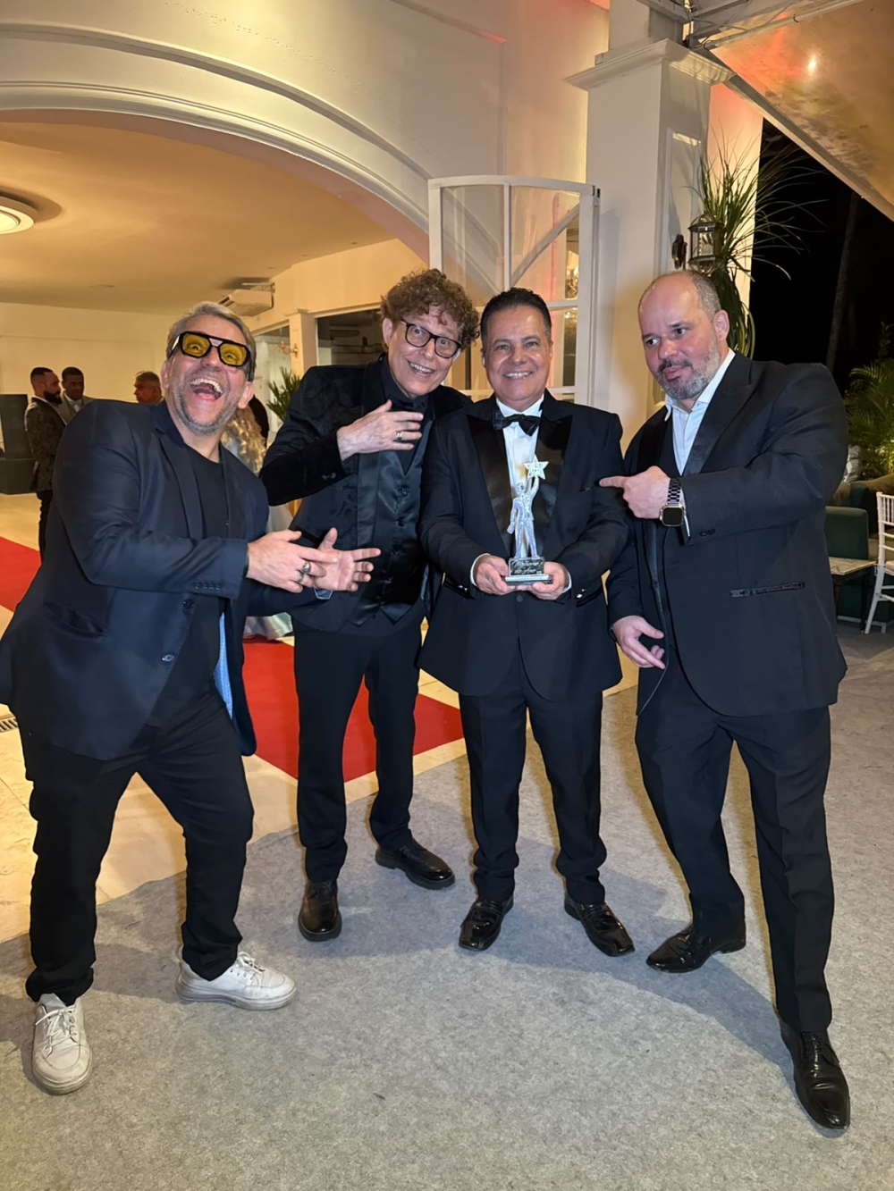 Do rádio ao império da comunicação: Oscar Müller, o jornalista que transformou uma revista em plataforma de negócios, recebe homenagem no Troféu Tô na Fama