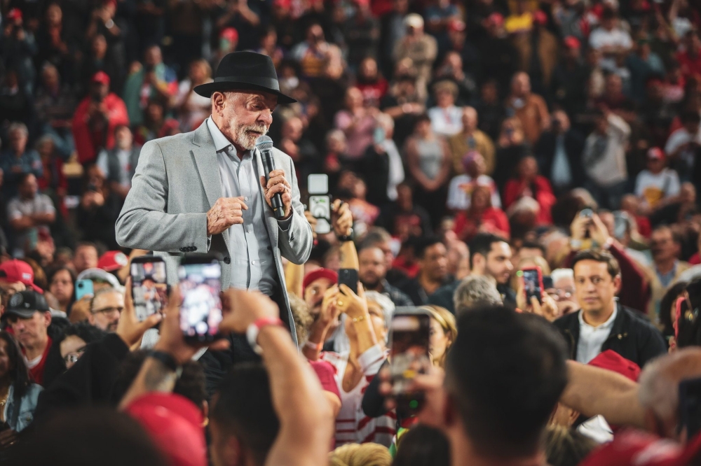 AtlasIntel: Lula lidera 1º turno com 44,9% contra 35,8% de Flávio Bolsonaro