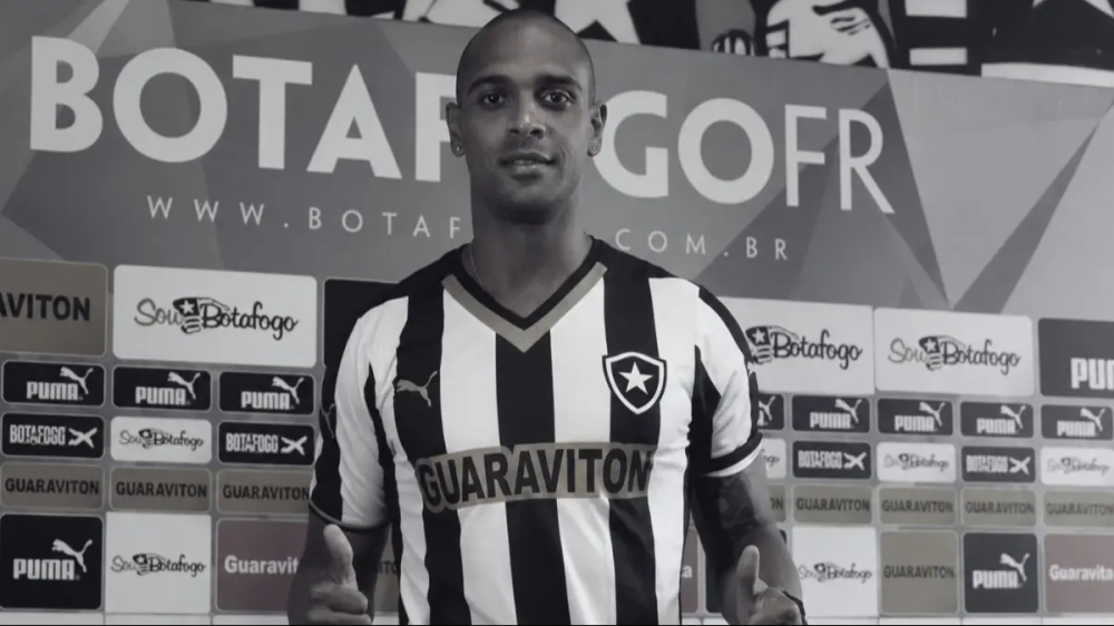 Ex-atacante do Botafogo morre após ser atingido durante ventania no Rio de Janeiro