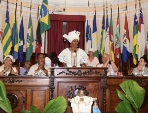 Povos de terreiro ocupam a Câmara de Niterói em ato liderado por Benny Briolly contra o racismo religioso
